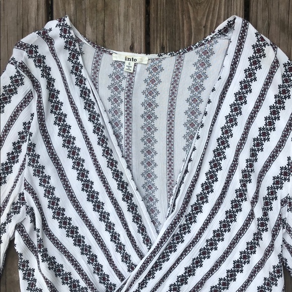 High to low deep v wrap top from LF - Picture 3 of 4